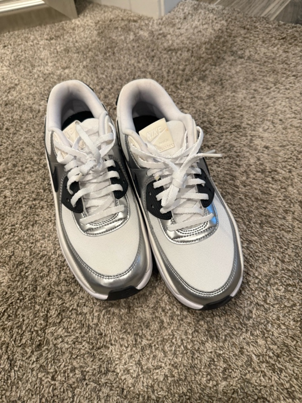 Nike White Silver and Black Low-Top Sneakers